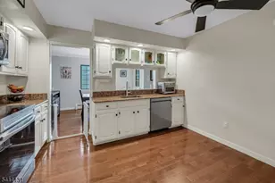 2 Foxwood Dr, Morris Plains, NJ 07950 - Photo 7