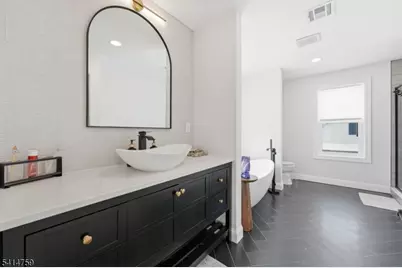 60 Rollins Ave, Clifton, NJ 07011 - Photo 25