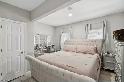 22 Pine Grove Ter, Newark, NJ 07106 - Photo 9