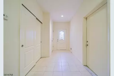 8005 Brittany Dr #8005, Wayne, NJ 07470 - Photo 3