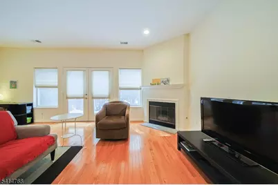 8005 Brittany Dr #8005, Wayne, NJ 07470 - Photo 19