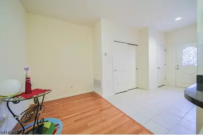 8005 Brittany Dr #8005, Wayne, NJ 07470 - Photo 5