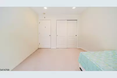 8005 Brittany Dr #8005, Wayne, NJ 07470 - Photo 31