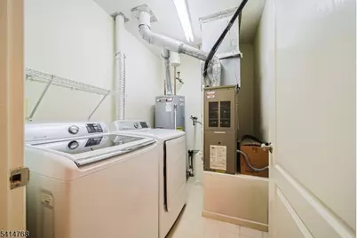 8005 Brittany Dr #8005, Wayne, NJ 07470 - Photo 33