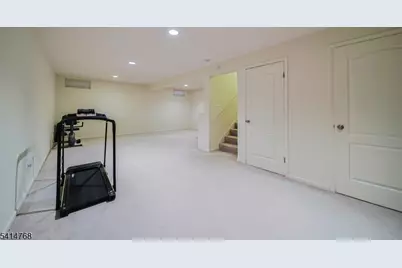 8005 Brittany Dr #8005, Wayne, NJ 07470 - Photo 35