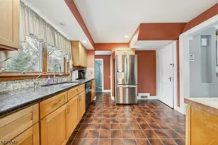 177 Chestnut Dr, Wayne, NJ 07470 - Photo 5