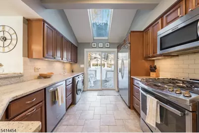 16 Cobb Pl, Morristown, NJ 07960 - Photo 13