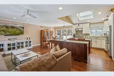 6 Knollwood Dr, Livingston, NJ 07039 - Photo 5