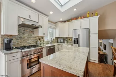 6 Knollwood Dr, Livingston, NJ 07039 - Photo 3