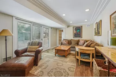 6 Knollwood Dr, Livingston, NJ 07039 - Photo 9