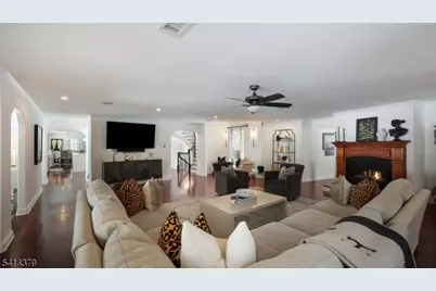 4 Meadow Ln, Roseland, NJ 07068 - Photo 5