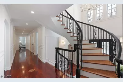 4 Meadow Ln, Roseland, NJ 07068 - Photo 3