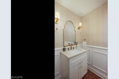 4 Meadow Ln, Roseland, NJ 07068 - Photo 15