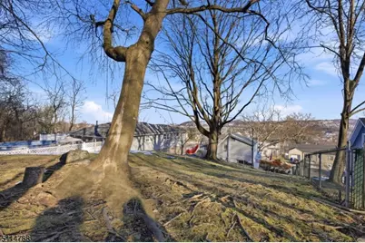 160 Barnert Ave, Totowa, NJ 07512 - Photo 3