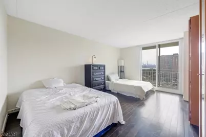 1055 River Rd #814, Edgewater, NJ 07020 - Photo 13