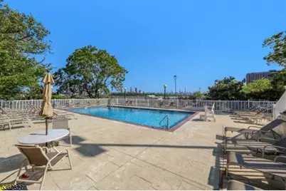 1055 River Rd #814, Edgewater, NJ 07020 - Photo 23