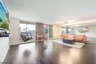 1055 River Rd, Edgewater, NJ 07020 - Photo 3