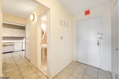 1055 River Rd #814, Edgewater, NJ 07020 - Photo 7