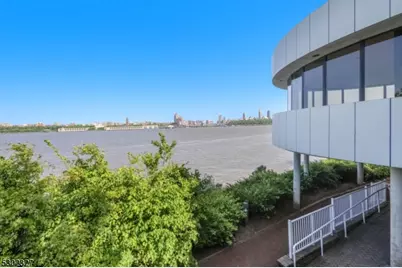 1055 River Rd #814, Edgewater, NJ 07020 - Photo 31