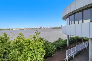 1055 River Rd, Edgewater, NJ 07020 - Photo 31