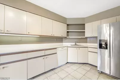 1055 River Rd #814, Edgewater, NJ 07020 - Photo 11