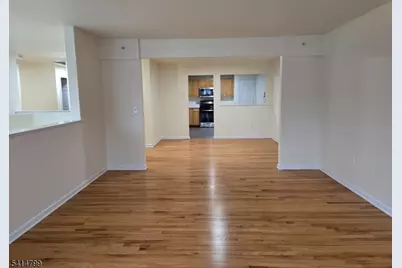 206 Pinelli Dr, Piscataway Township, NJ 08854 - Photo 9