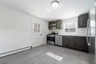 549 Ewing Ave, Franklin Lakes, NJ 07417 - Photo 5