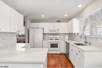 40 Primrose Ln, Long Hill Township, NJ 07933 - Photo 13