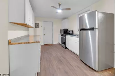 44 Stuyvesant Ave, Newark, NJ 07106 - Photo 13