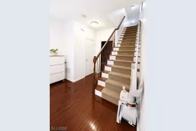 8 Swing Bridge Ln, South Bound Brook Boro, NJ 08880 - Photo 9