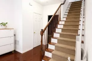 8 Swing Bridge Ln, South Bound Brook Boro, NJ 08880 - Photo 9