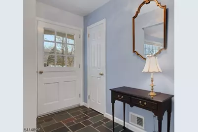 6 Wyndwood Rd, Morris Plains, NJ 07950 - Photo 5