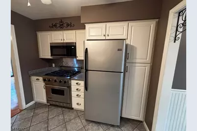 4 Peach Ct, Raritan Township, NJ 08822 - Photo 15