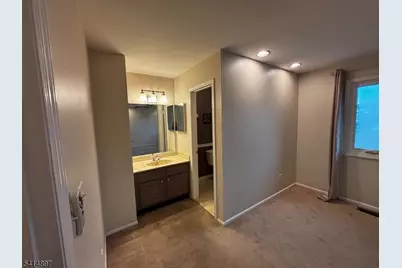 4 Peach Ct, Raritan Township, NJ 08822 - Photo 37