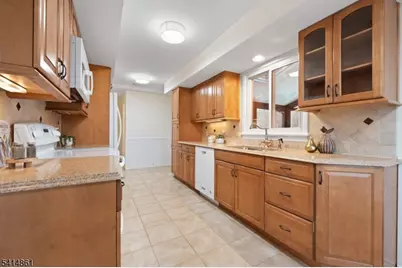 229 Hockenbury Rd, Hillsborough Township, NJ 08844 - Photo 7