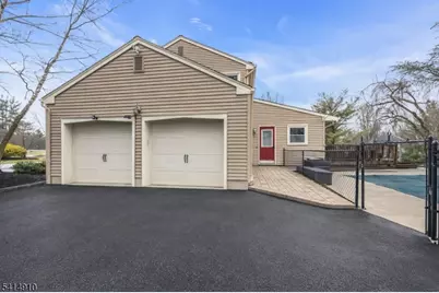 5 Walnut Grove Rd, Hillsborough Township, NJ 08844 - Photo 3