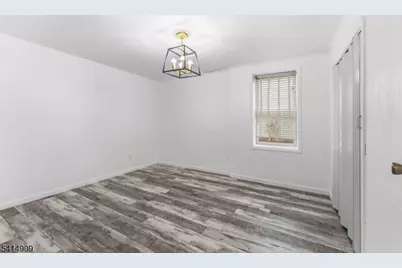 28 Butler St, Clifton, NJ 07011 - Photo 9