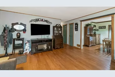 203 Powderhorn Dr, Lopatcong Township, NJ 08865 - Photo 9