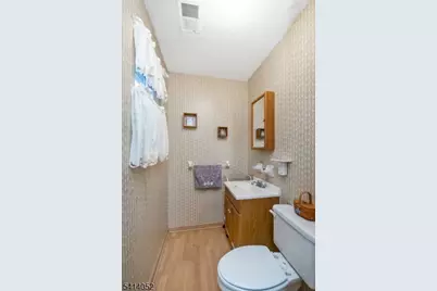 203 Powderhorn Dr, Lopatcong Township, NJ 08865 - Photo 29