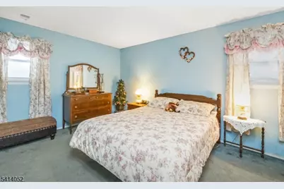 203 Powderhorn Dr, Lopatcong Township, NJ 08865 - Photo 25