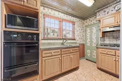 608 Meadow St, Roselle, NJ 07203 - Photo 11