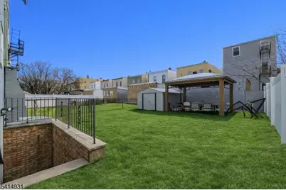 186 Fabyan Pl, Newark, NJ 07112 - Photo 3