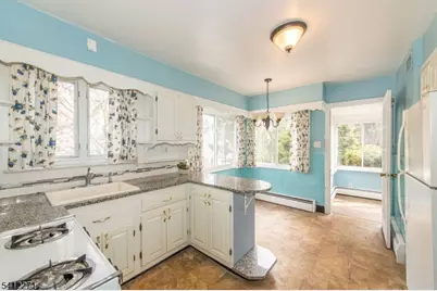 567 Windsor Rd, Wood Ridge, NJ 07075 - Photo 9