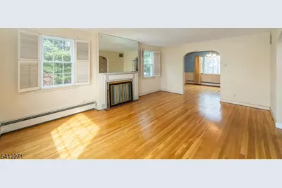 567 Windsor Rd, Wood Ridge, NJ 07075 - Photo 7