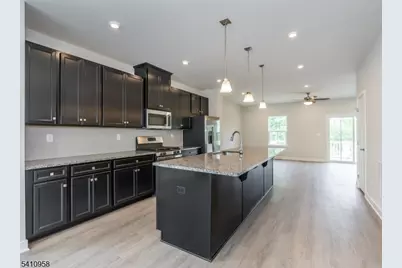 3 Peckwell St, Mount Olive, NJ 07828 - Photo 5