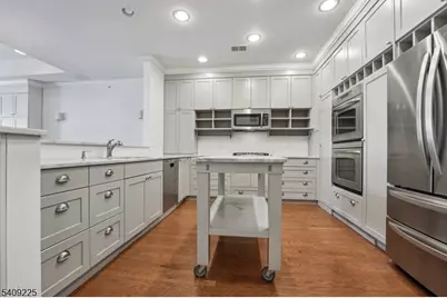 104 Quarry Dr, Woodland Park, NJ 07424 - Photo 3