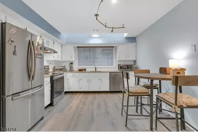 74 Academy Court, Bedminster Township, NJ 07921 - Photo 9