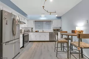 74 Academy Ct, Bedminster Township, NJ 07921 - Photo 9