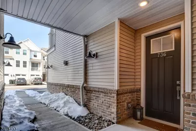 736 Station Rd, Dunellen, NJ 08812 - Photo 3