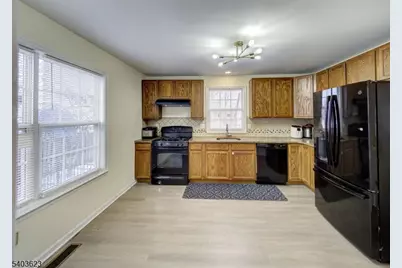 14 Amherst St, Highland Park, NJ 08904 - Photo 9